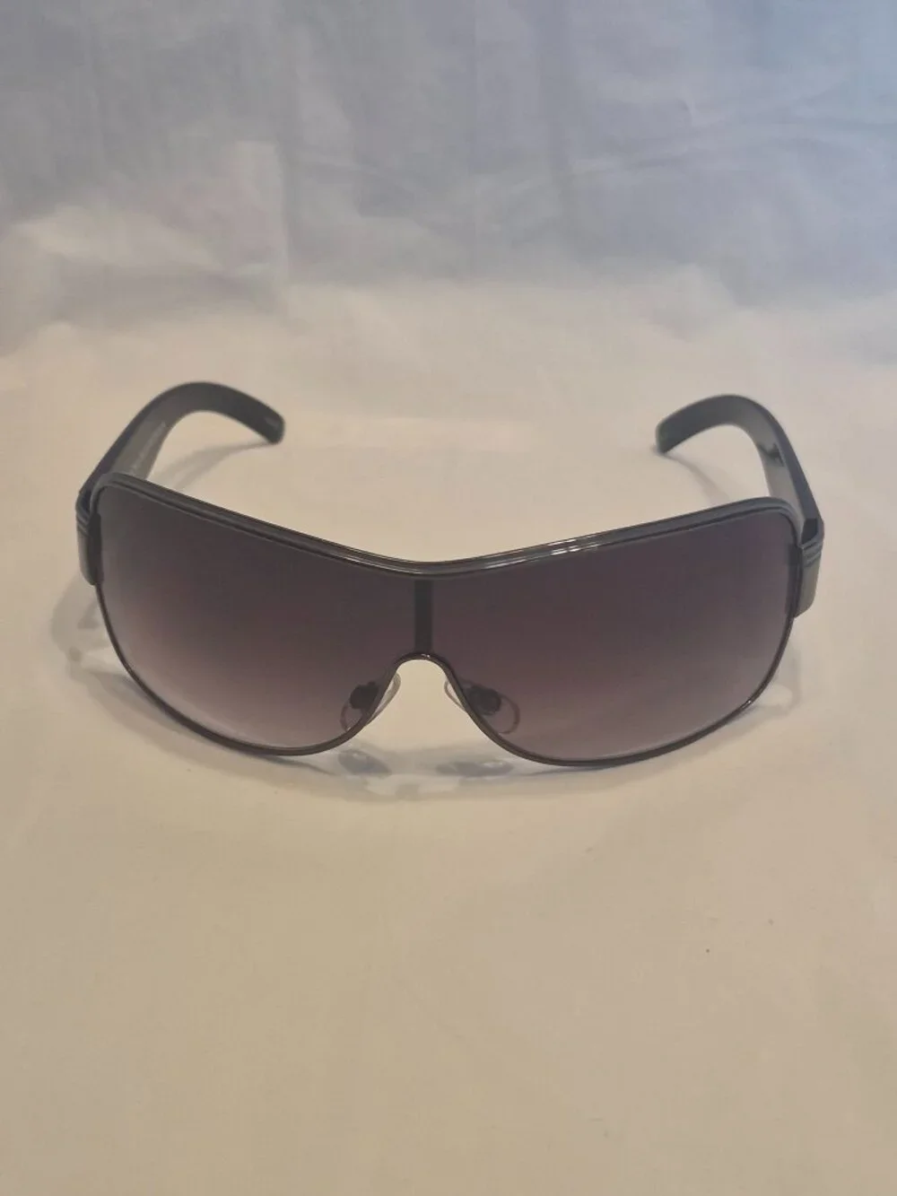 Black / Silver Dana Buchman Gradient Lens Sunglasses